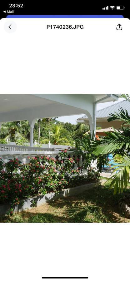 Ogumka, Self Catering , Beoliere, Mahe Hotel วิกตอเรีย ภายนอก รูปภาพ