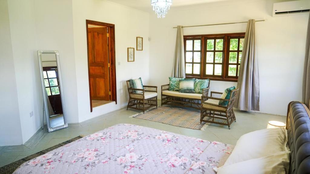 Ogumka, Self Catering , Beoliere, Mahe Hotel วิกตอเรีย ภายนอก รูปภาพ